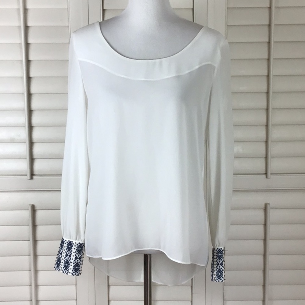 Double Zero Back Button Embroidered Cuff White Top - image 1